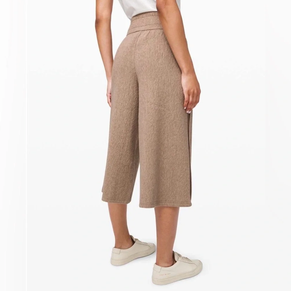 Lululemon Retreat Yourself Wide Leg Crop Pants‎ Heathered Soft Sand Athleisure
